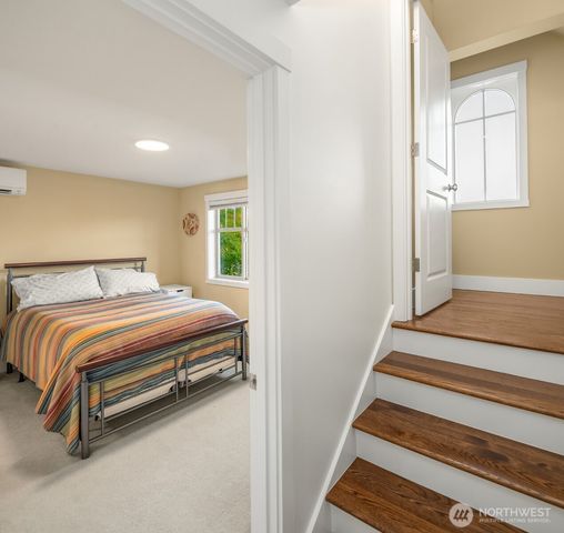 5712 17th Avenue NW, Seattle, WA 98107