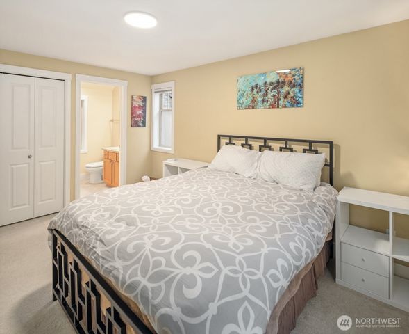 5712 17th Avenue NW, Seattle, WA 98107