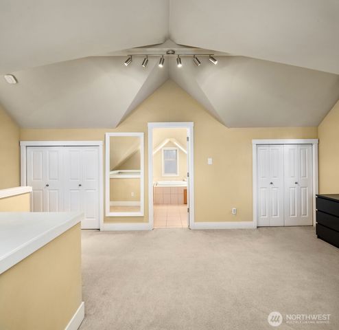 5712 17th Avenue NW, Seattle, WA 98107