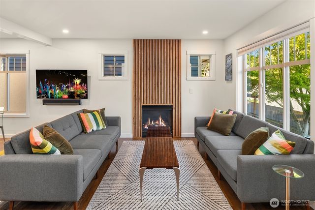 5712 17th Avenue NW, Seattle, WA 98107