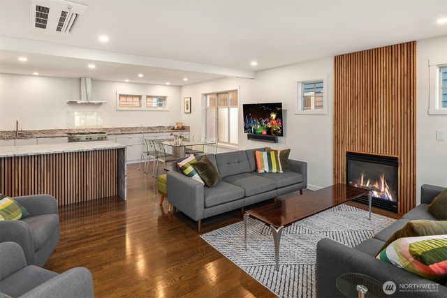 5712 17th Avenue NW, Seattle, WA 98107
