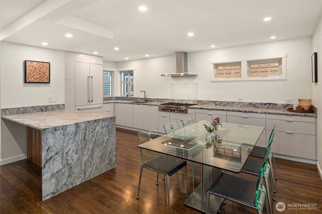 5712 17th Avenue NW, Seattle, WA 98107