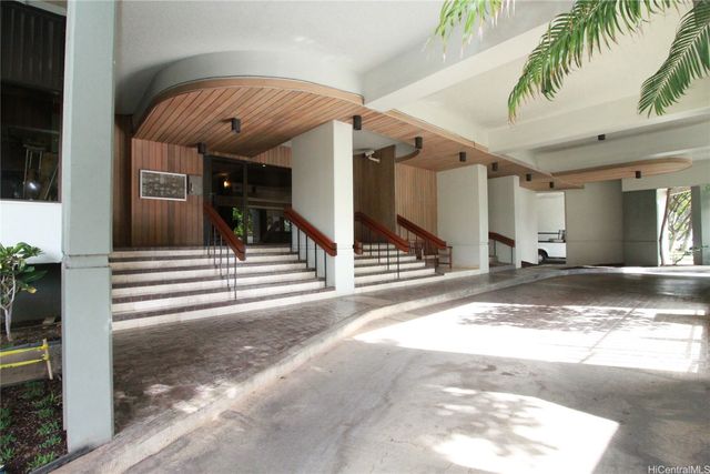 2600 Pualani Way 905, Honolulu, HI 96815