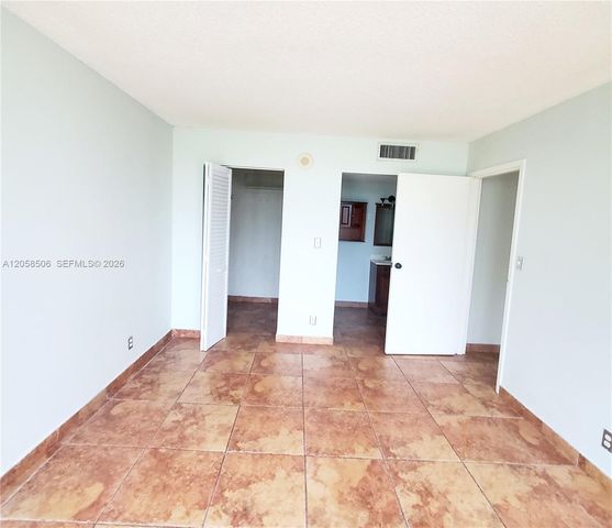17021 N Bay Road 618, Sunny Isles Beach, FL 33160