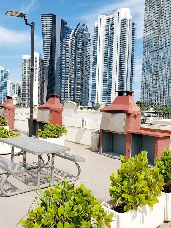 17021 N Bay Road 618, Sunny Isles Beach, FL 33160