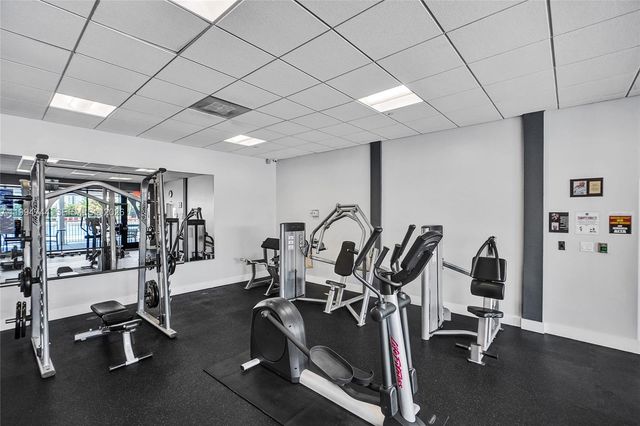 3625 N Country Club Dr 2310, Aventura, FL 33180