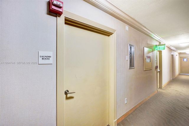 3625 N Country Club Dr 2310, Aventura, FL 33180