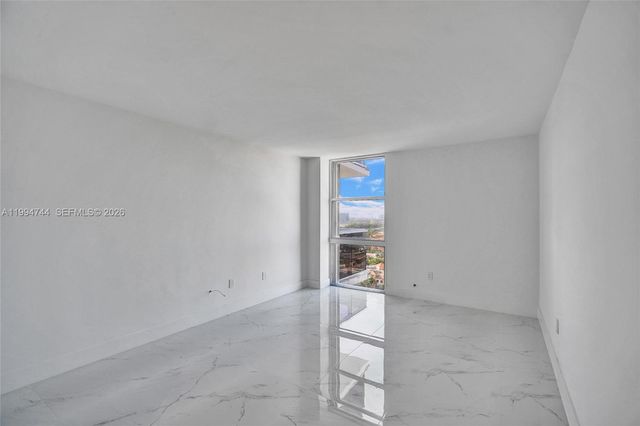 3625 N Country Club Dr 2310, Aventura, FL 33180