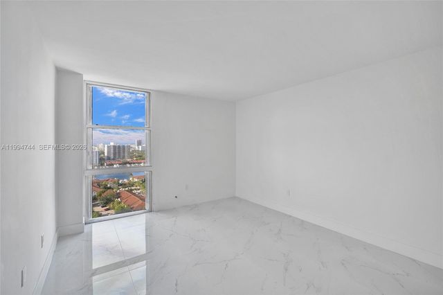 3625 N Country Club Dr 2310, Aventura, FL 33180