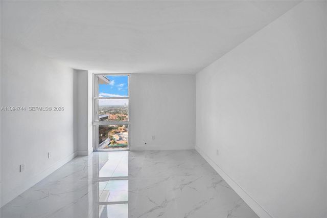 3625 N Country Club Dr 2310, Aventura, FL 33180