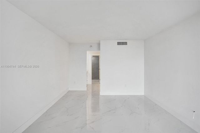 3625 N Country Club Dr 2310, Aventura, FL 33180