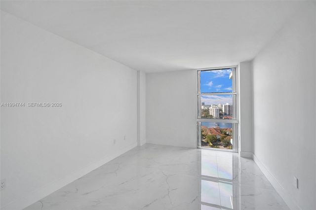 3625 N Country Club Dr 2310, Aventura, FL 33180