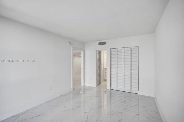 3625 N Country Club Dr 2310, Aventura, FL 33180