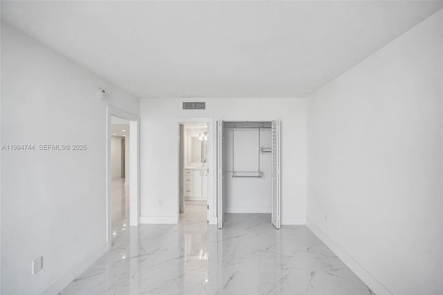 3625 N Country Club Dr 2310, Aventura, FL 33180