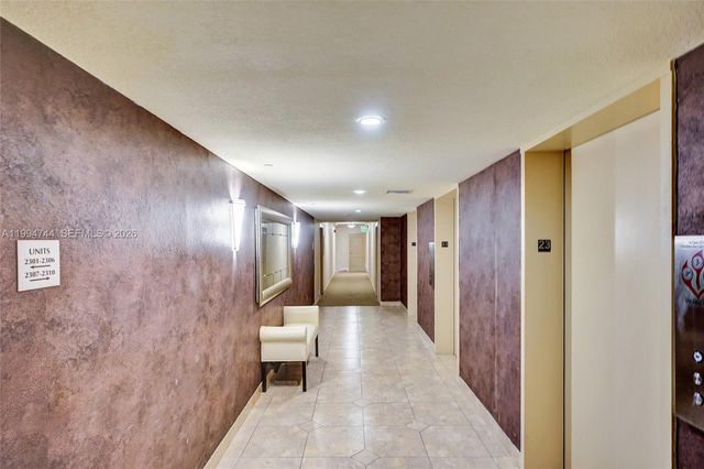 3625 N Country Club Dr 2310, Aventura, FL 33180