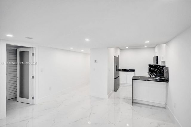 3625 N Country Club Dr 2310, Aventura, FL 33180