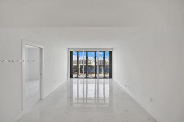 3625 N Country Club Dr 2310, Aventura, FL 33180