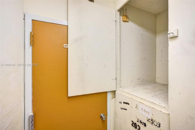 3625 N Country Club Dr 2310, Aventura, FL 33180