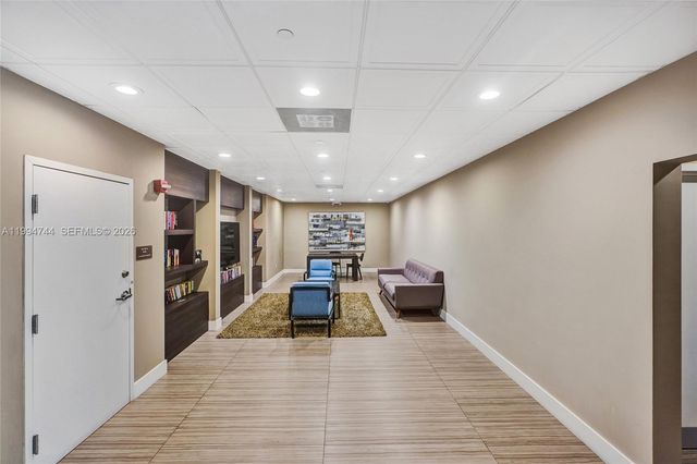 3625 N Country Club Dr 2310, Aventura, FL 33180