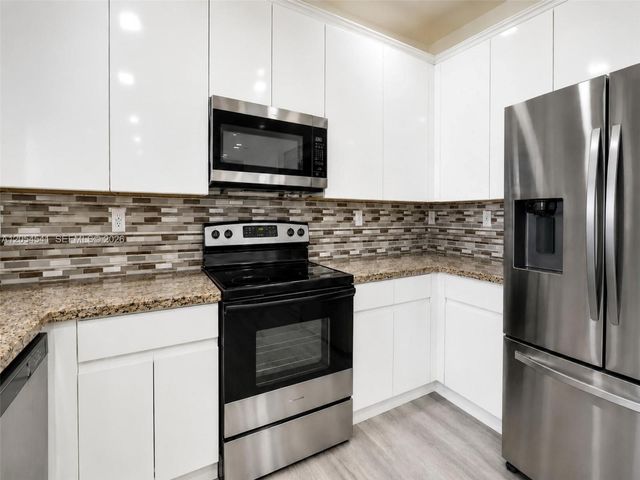 10956 NW 73rd St 10956, Doral, FL 33178