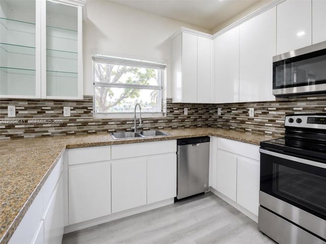 10956 NW 73rd St 10956, Doral, FL 33178