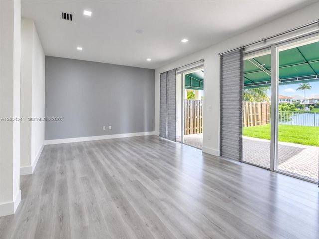 10956 NW 73rd St 10956, Doral, FL 33178