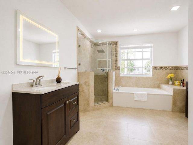 10956 NW 73rd St 10956, Doral, FL 33178