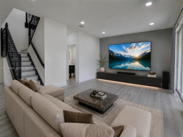 10956 NW 73rd St 10956, Doral, FL 33178