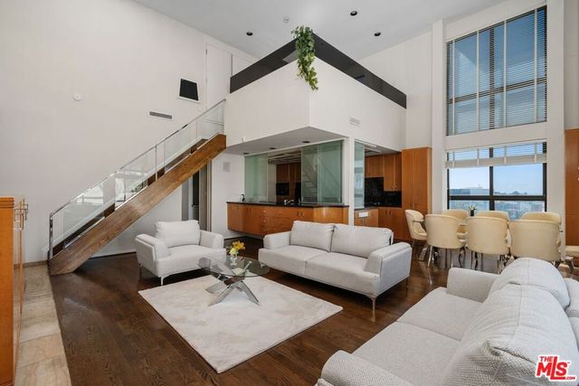 1360 S Beverly Glen Boulevard PH301, Los Angeles, CA 90024