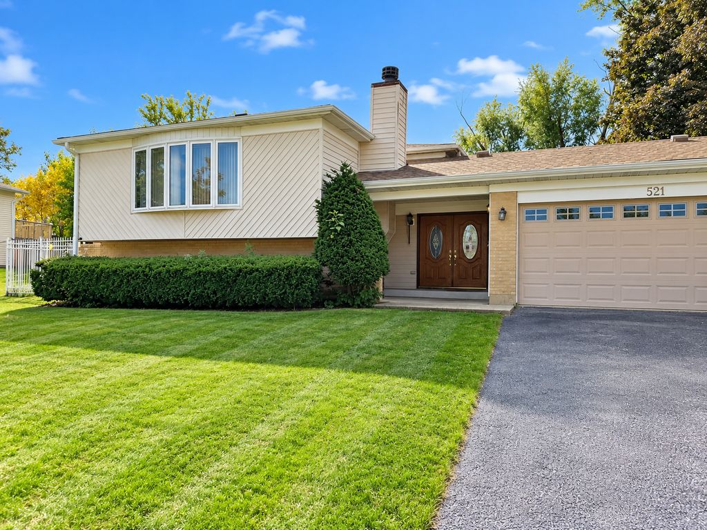 521 King Arthur Way, Bolingbrook, IL 60440 — exterior