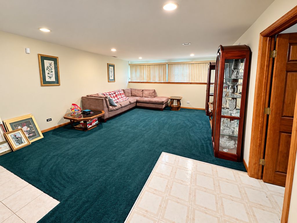 521 King Arthur Way, Bolingbrook, IL 60440 — photo 4