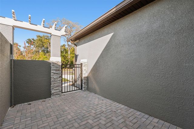 345 VILLA CORTE DRIVE, Lutz, FL 33549