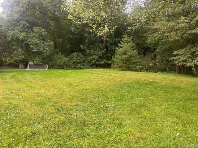 5 Byram Brook Place, Armonk, NY 10504
