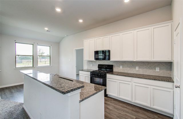 1139 Brahma Cir, East Bernard, TX 77435