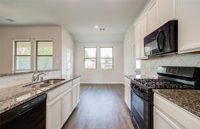 1139 Brahma Cir, East Bernard, TX 77435