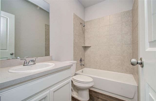 1139 Brahma Cir, East Bernard, TX 77435