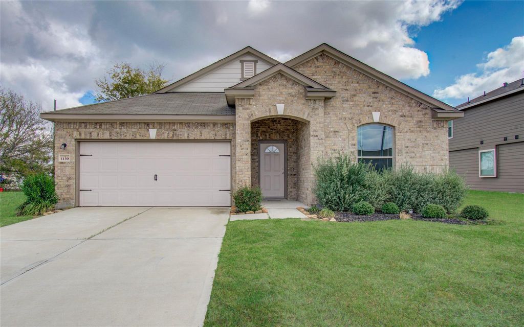 1139 Brahma Cir, East Bernard, TX 77435
