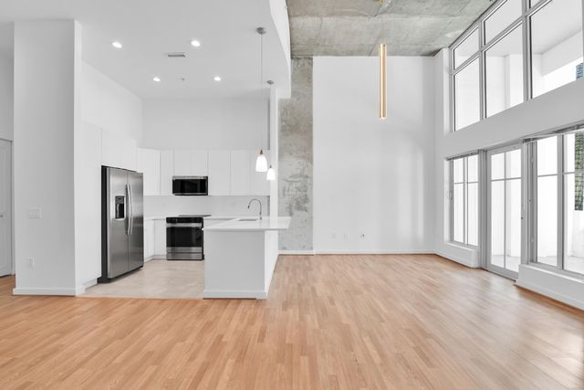 300 S Australian Avenue 125, West Palm Beach, FL 33401