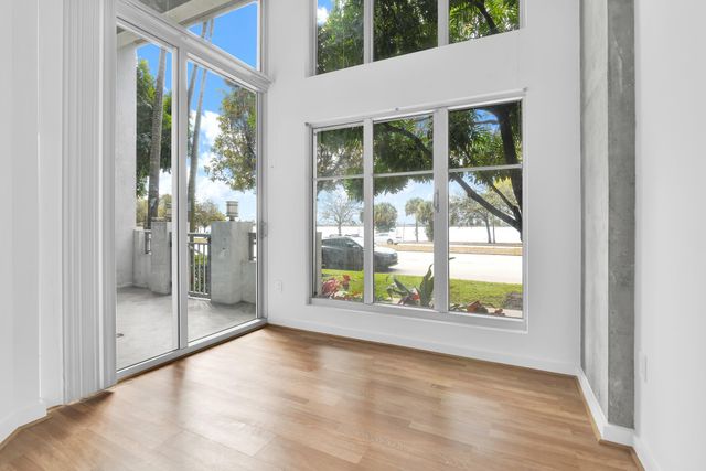 300 S Australian Avenue 125, West Palm Beach, FL 33401