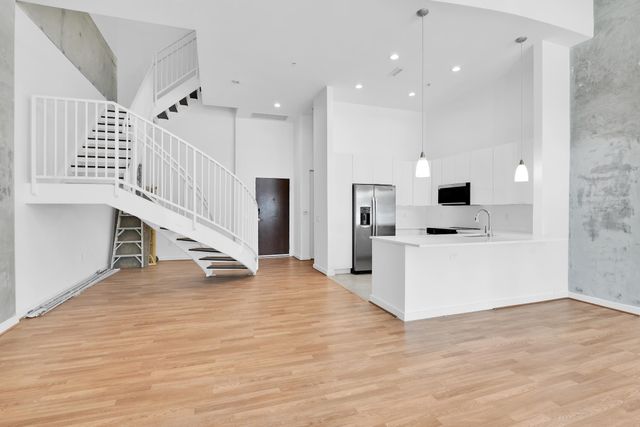 300 S Australian Avenue 125, West Palm Beach, FL 33401