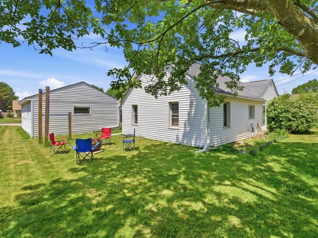 1035 N 43rd STREET, Manitowoc, WI 54220