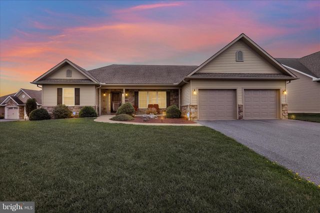17 PARK VIEW DR, Myerstown, PA 17067