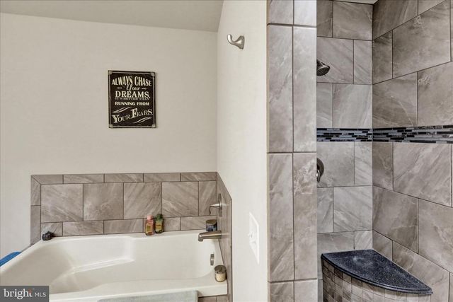 17 PARK VIEW DR, Myerstown, PA 17067