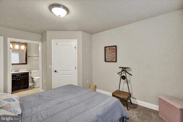 17 PARK VIEW DR, Myerstown, PA 17067