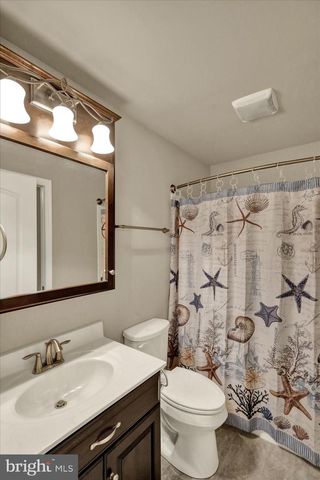 17 PARK VIEW DR, Myerstown, PA 17067