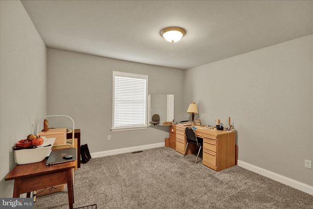 17 PARK VIEW DR, Myerstown, PA 17067