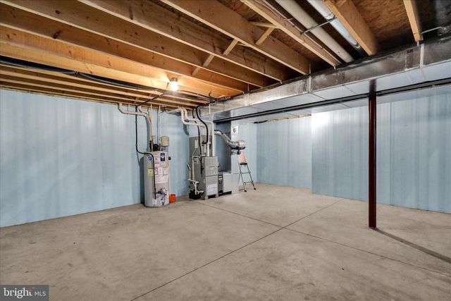 17 PARK VIEW DR, Myerstown, PA 17067