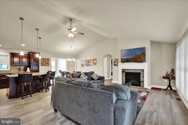 17 PARK VIEW DR, Myerstown, PA 17067