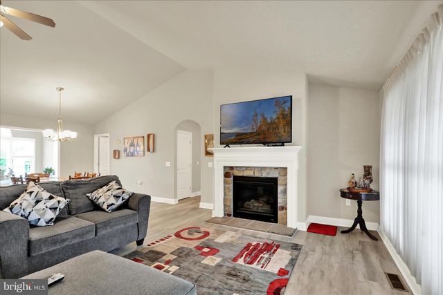 17 PARK VIEW DR, Myerstown, PA 17067