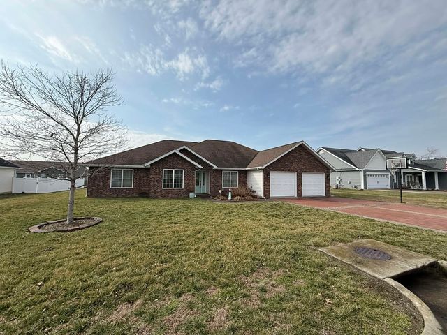1111 Early Bird Lane, Marion, IL 62959
